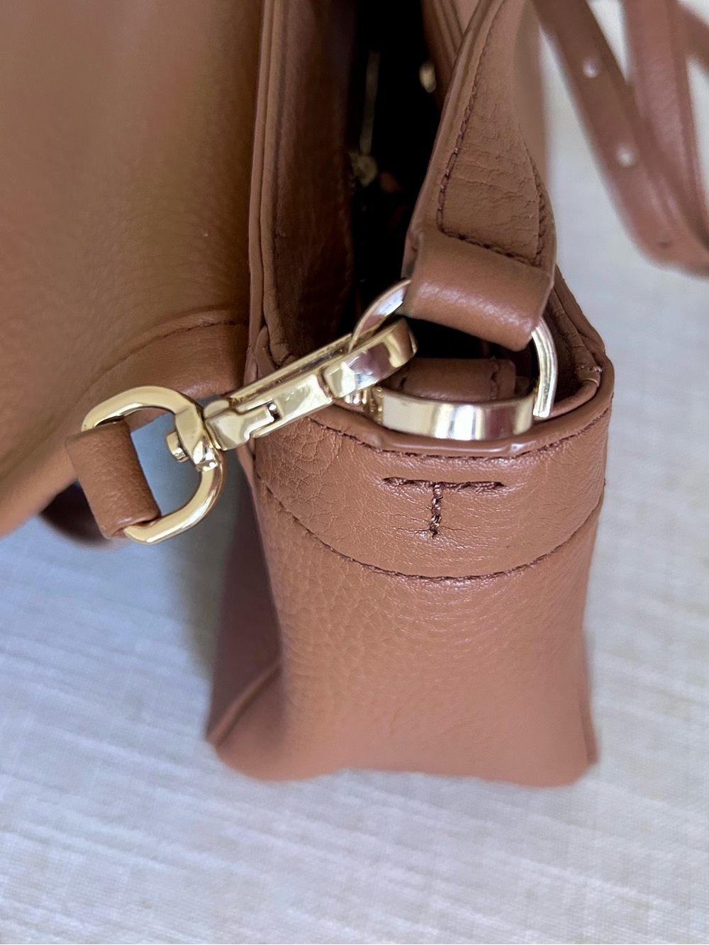 SOLD!! Tory Burch Britten Shoulder Bag - Picture 9 of 9